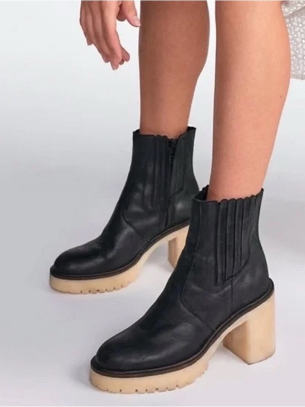 🐝Free People James Chelsea boot in black leather size 38 EU or US 7.5🐝
